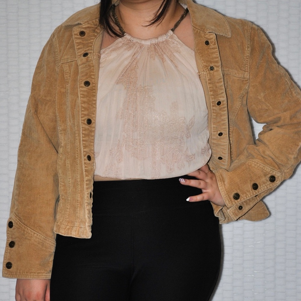 Nude crop top (small) - Picture 3 of 4